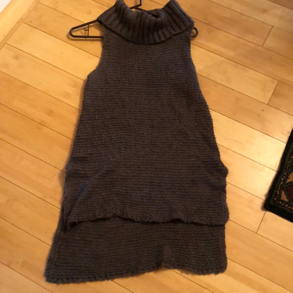 Sweater vest
